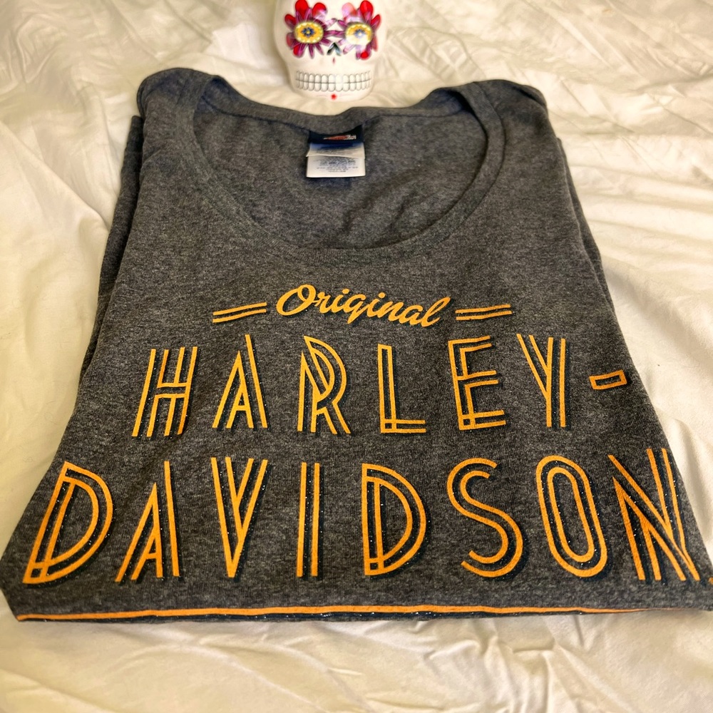 Harley Davidson gray top